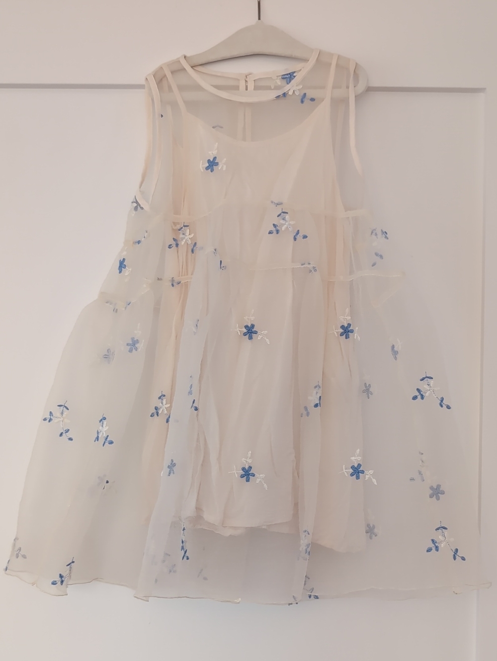 Zara girls embroidered floral dress Sz6